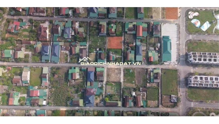 Nhiều người âm thầm gom nền quanh ROX – vì sao?